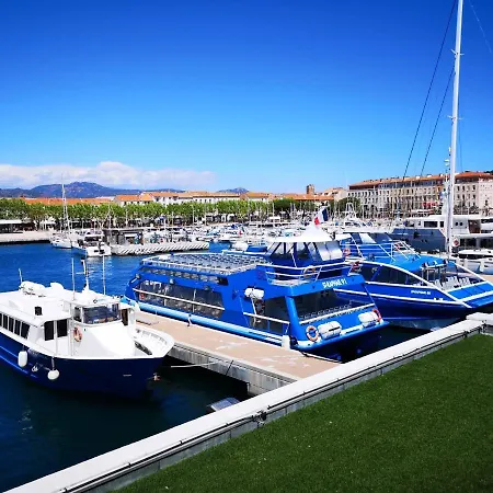 Calm Pleasant Closed Parking Fréjus